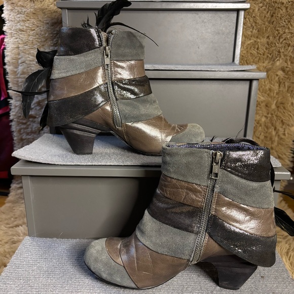 Irregular Choice Owl Booties - Picture 6 of 8